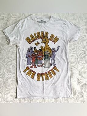 Sesame Street White Graphic Tee Raised on the Streets Child Small